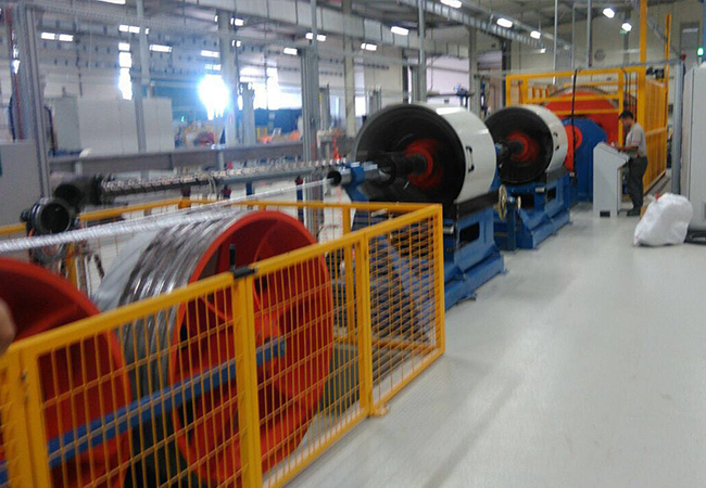 آلة مع بكرة